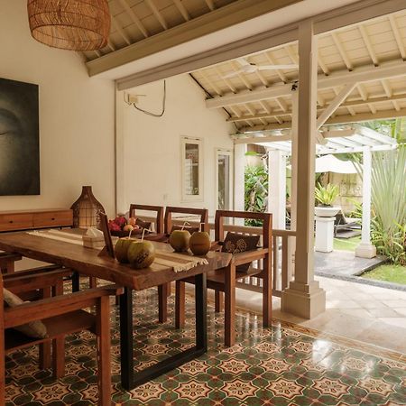 Uma Lima Villa Batu Belig - Close To The Beach チャングー エクステリア 写真