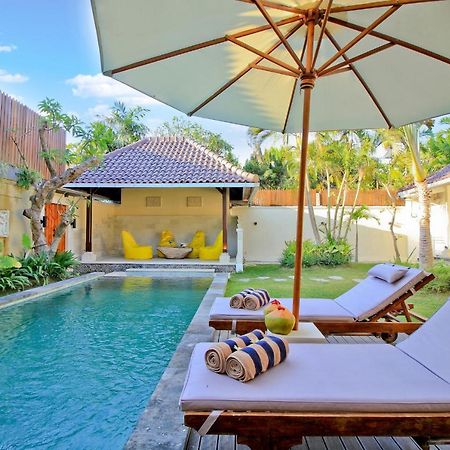 Uma Lima Villa Batu Belig - Close To The Beach チャングー エクステリア 写真