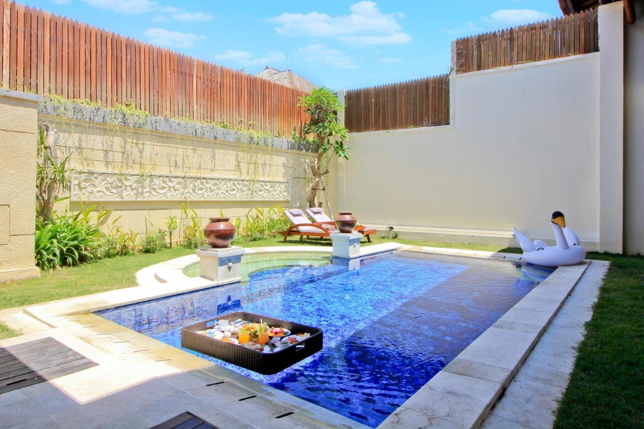 Uma Lima Villa Batu Belig - Close To The Beach チャングー エクステリア 写真