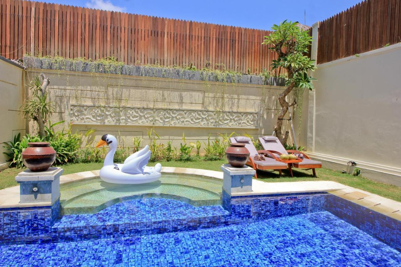 Uma Lima Villa Batu Belig - Close To The Beach チャングー エクステリア 写真