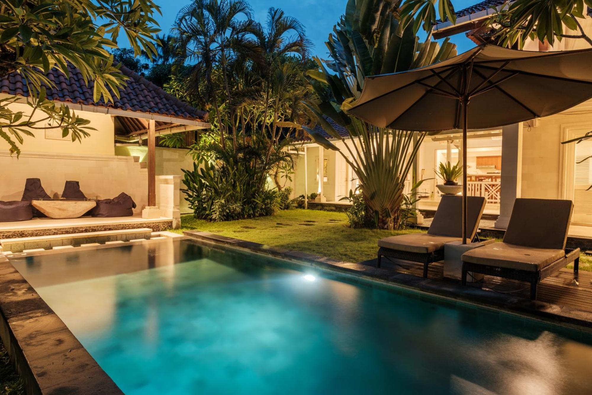 Uma Lima Villa Batu Belig - Close To The Beach チャングー エクステリア 写真