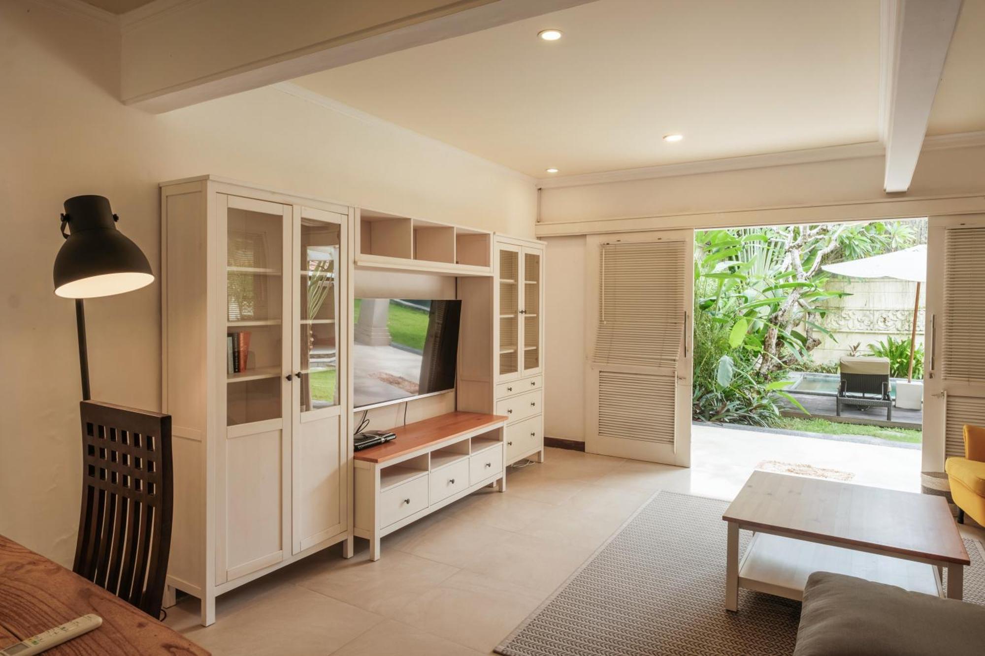 Uma Lima Villa Batu Belig - Close To The Beach チャングー エクステリア 写真