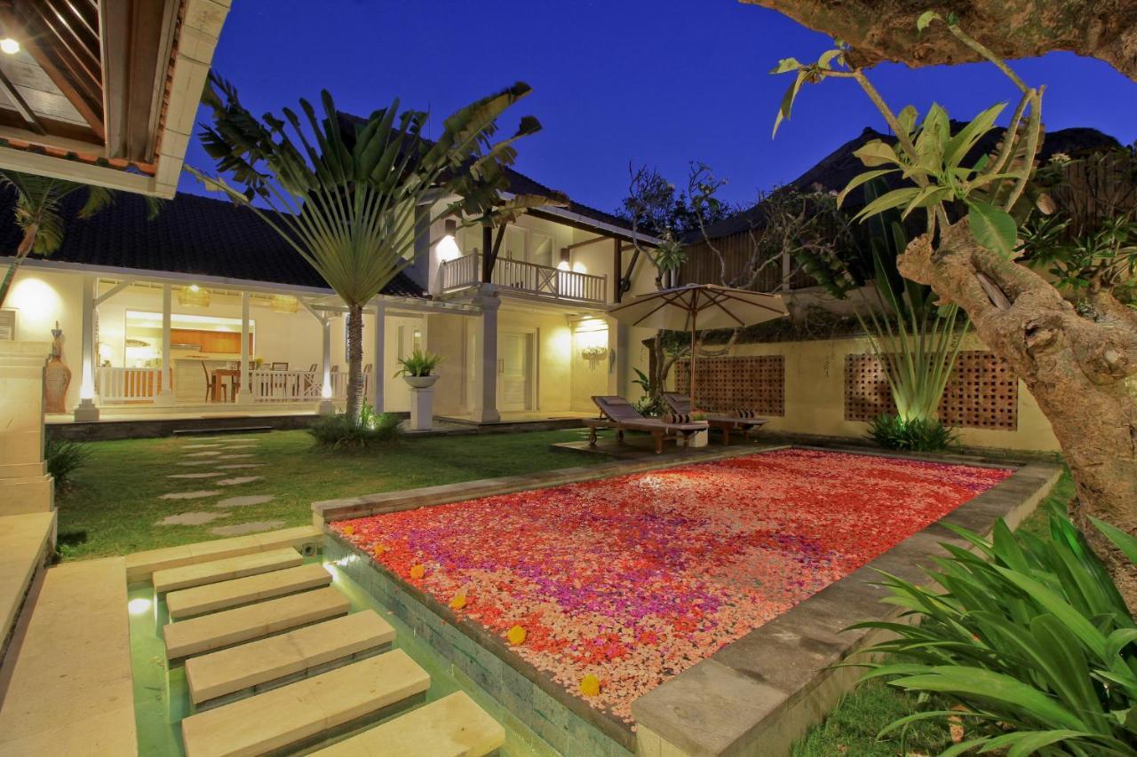 Uma Lima Villa Batu Belig - Close To The Beach チャングー エクステリア 写真