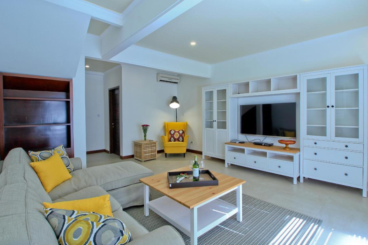 Uma Lima Villa Batu Belig - Close To The Beach チャングー エクステリア 写真