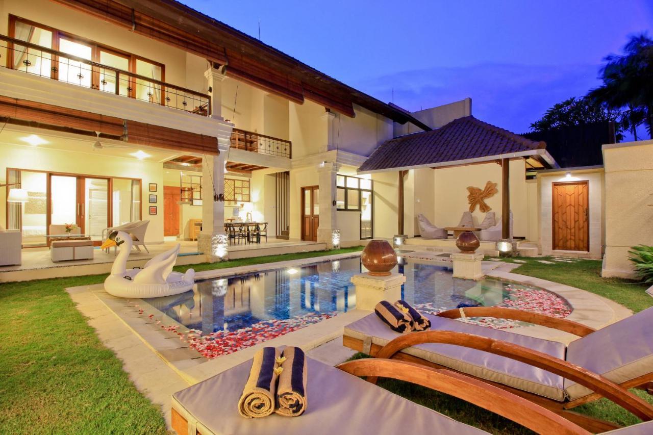 Uma Lima Villa Batu Belig - Close To The Beach チャングー エクステリア 写真